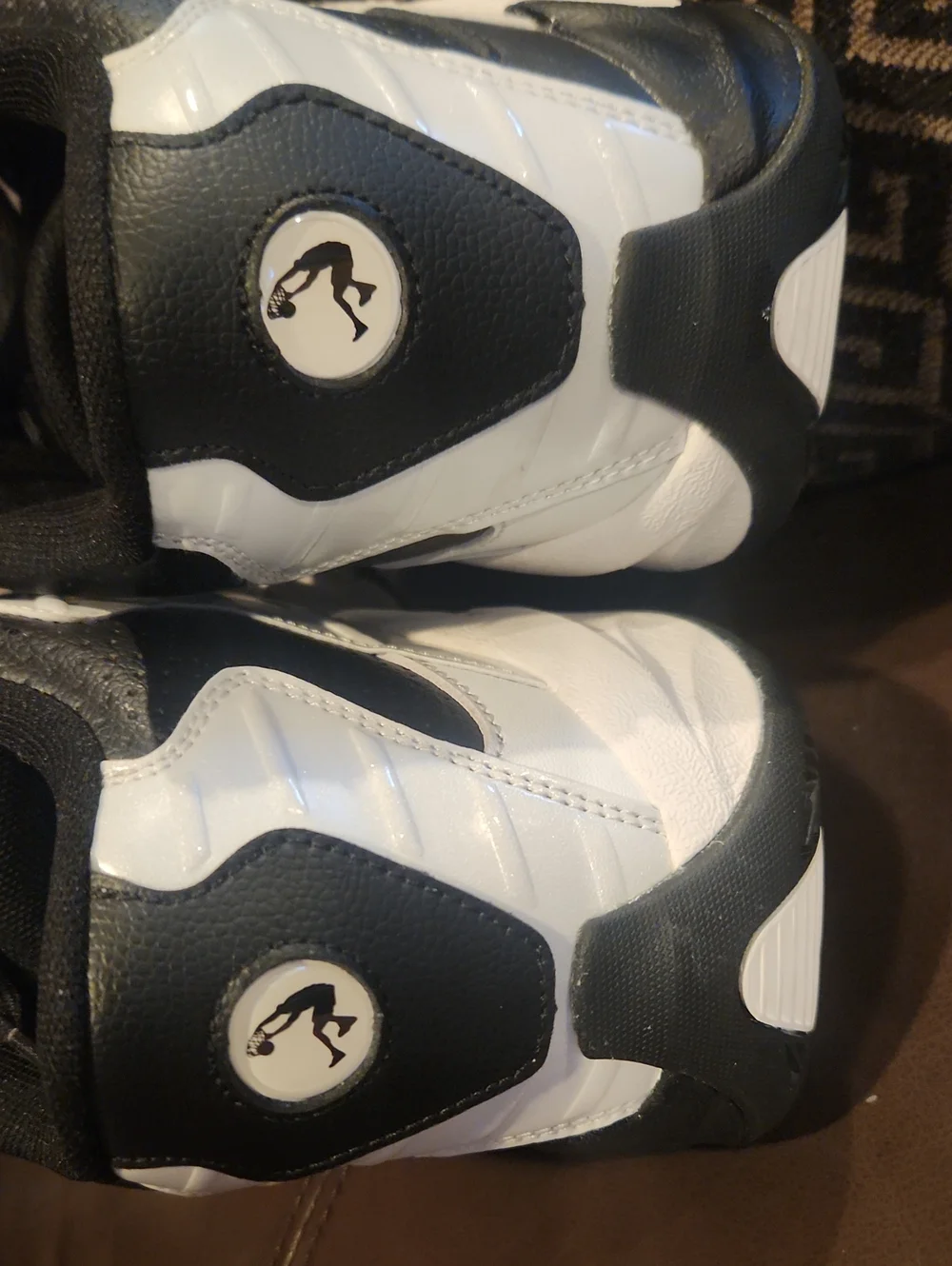 Shaq Devastator 2.0 Basketball Sneakers (10.5)